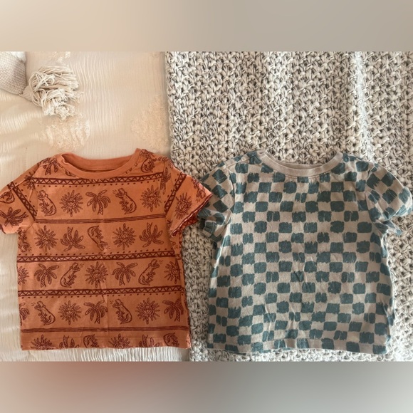 LIKE NEW BUNDLE Boys Old Navy Short Sleeve Tees - Picture 2 of 4